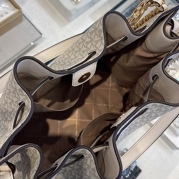 Michael Kors Mina Large Logo Shoulder Tote Bag Light Cream NWT - Picture 7 of 16